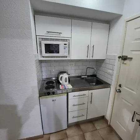 Studio In Castle Harbour With Pool Viewc015 Апартаменты *