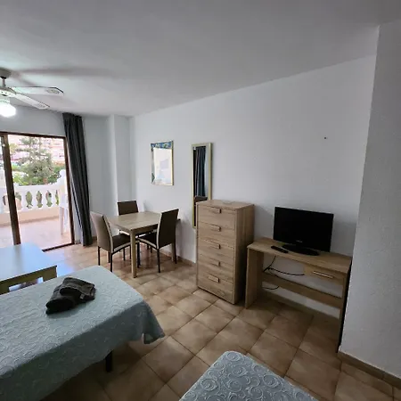 Studio In Castle Harbour With Pool Viewc015 Апартаменты Лос Кристианос